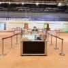 sewa tiang pembatas untuk event indoor