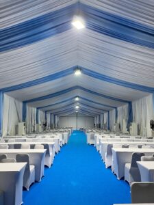 tenda roder dengan dekorasi