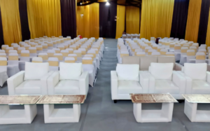 meja kaca vip yang berpadu dengan sofa vip untuk avara yang lebih premium