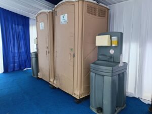 sewa toilet portable vip